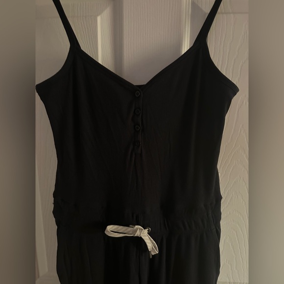 Vouri Black Sleeveless Jumpsuit - Picture 5 of 9